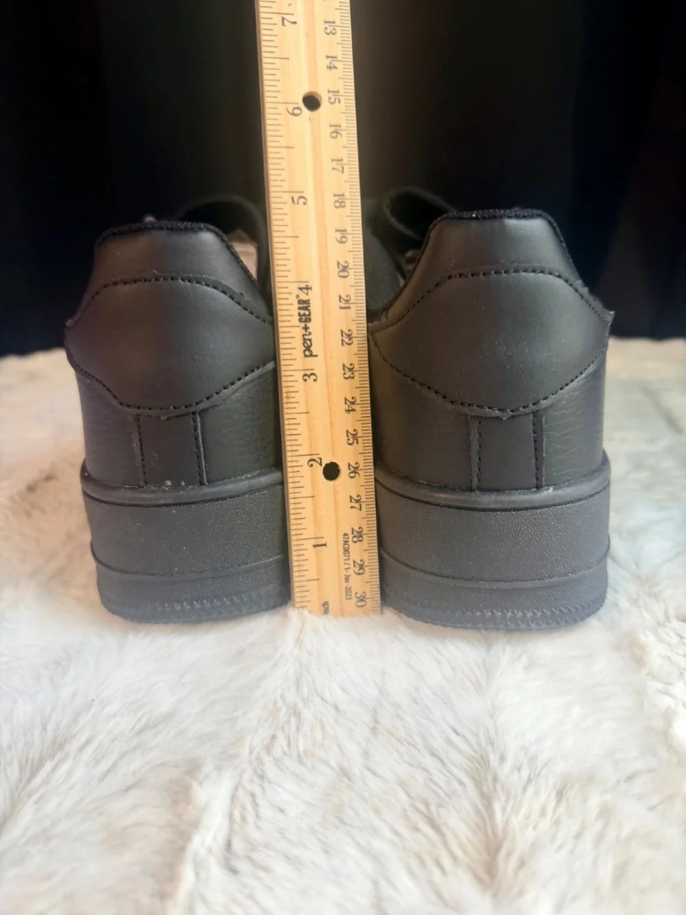 Berness Black Low-Top Sneakers With A Silver Butterfly Chain - Picture 8 of 9